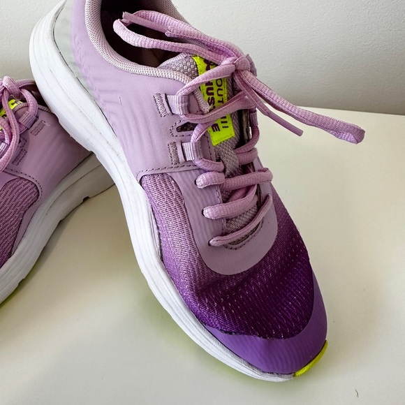Kids Under Armour Purple running shoes - size 4Y - Picture 2 of 10